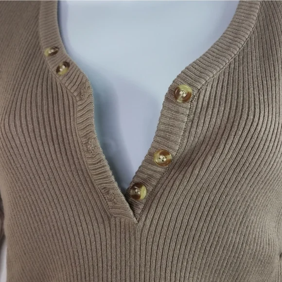 Mocha Long Sleeve Ribbed Knit V-Neck Henley Top - Picture 5 of 10